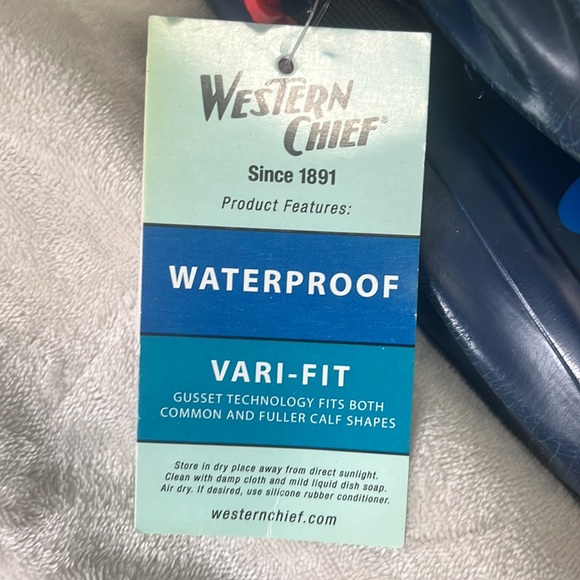 NWT: Western Chief Adult Rain Boots- Raindrop Dot Blue, Adjustable Strap, Size 9 - Picture 15 of 16